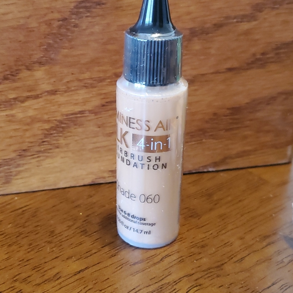 Luminess Air makeup